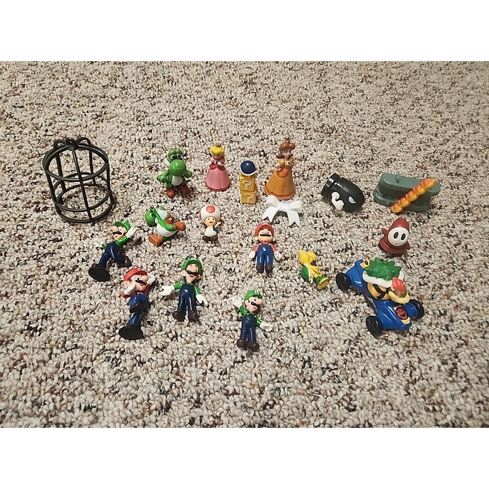 Nintendo Super Mario Bros. Figure Lot Of 20 Mixed Brands Characters